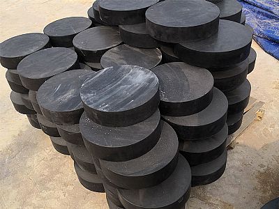 彭州市板式橡胶支座由若干层橡胶片与薄钢板经加压硫化